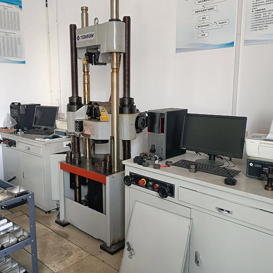 Приборы для испытания нефтяных крепежных деталей: обеспечение точности и безопасности